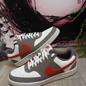 NIKE COURT VISION LOW NEXT NATURE "PHANTOM / GYM RED" SIZE 10M (NWT)